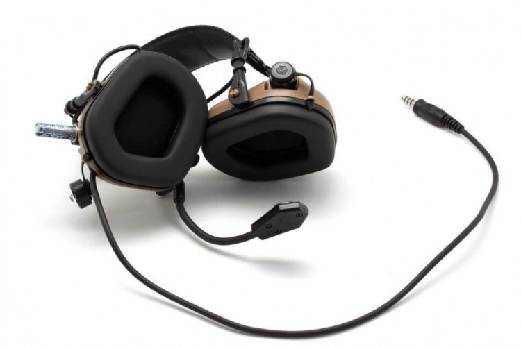 Наушники активные стрелковые Earmor ME5-CO-NOGEL c микрофоном и кабелем для тангенты 22-82 ДБ Койот