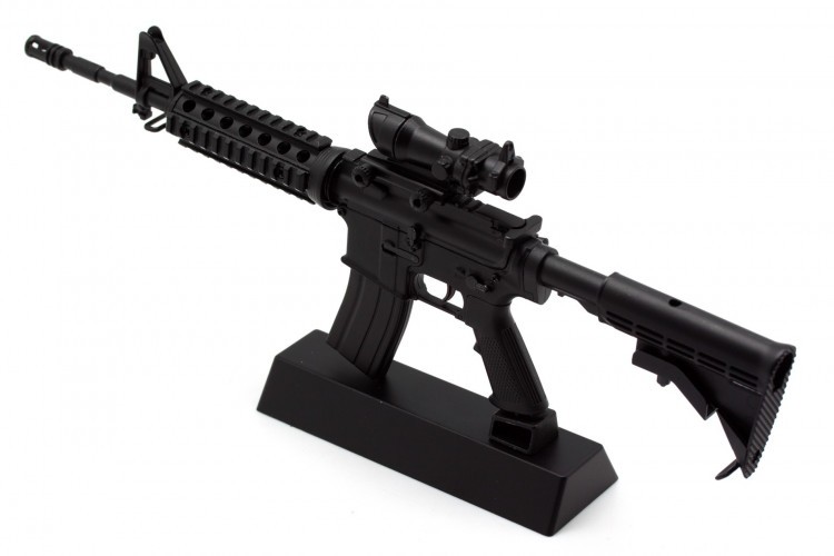 Модель сувенирная в виде оружия Microgun L M4A1 RIS телескопический приклад оптический прицел