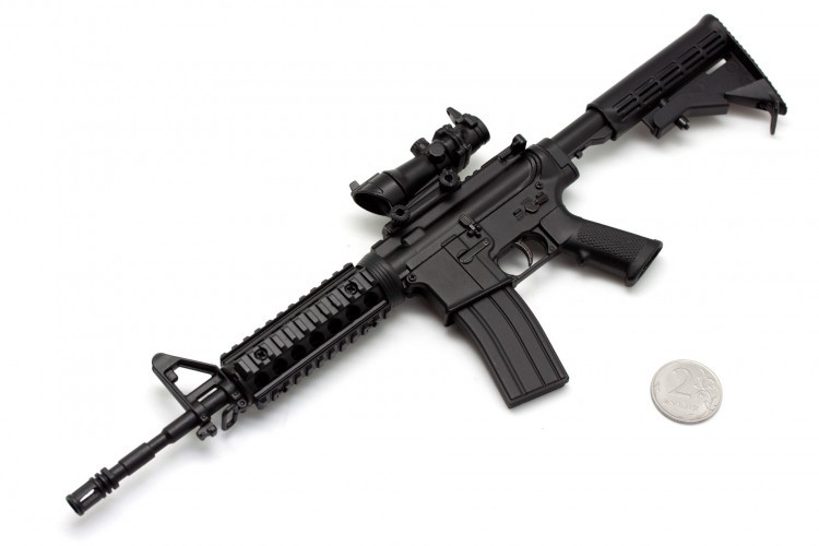 Модель сувенирная в виде оружия Microgun L M4A1 RIS телескопический приклад оптический прицел