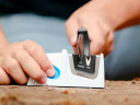 Точилка для ножей AccuSharp Compact Pull-Through, белый/голубой