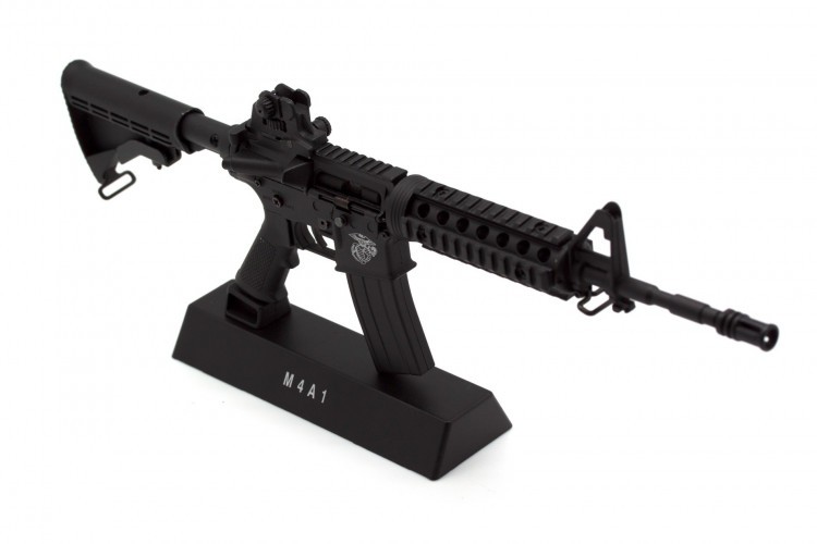 Модель сувенирная в виде оружия Microgun L M4A1 RIS телескопический приклад стандартный прицел