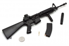 Модель сувенирная в виде оружия Microgun L M4A1 RIS с ручкой стандартный приклад стандартный прицел
