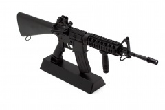 Модель сувенирная в виде оружия Microgun L M4A1 RIS с ручкой стандартный приклад стандартный прицел