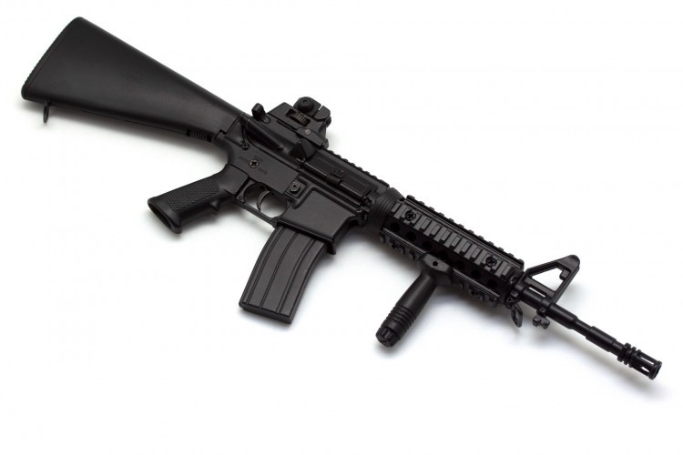 Модель сувенирная в виде оружия Microgun L M4A1 RIS с ручкой стандартный приклад стандартный прицел